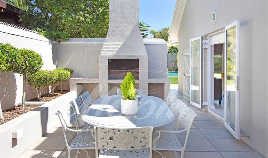 Image of Bloubergstrand holiday rental braai area